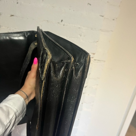 AUTHENTIC Bally Luxury Leather Briefcase - Picture 6 of 10